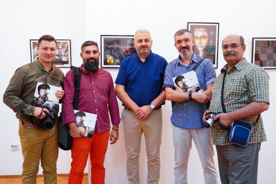 FotoClubPro Arad a vernisat aseară Salonul Internațional de Artă Fotografică