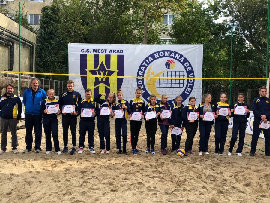 Școala gimnazială ”Aron Cotruș” și-a inaugurat baza sportivă CS. WESTAR ARAD BEACH VOLEI