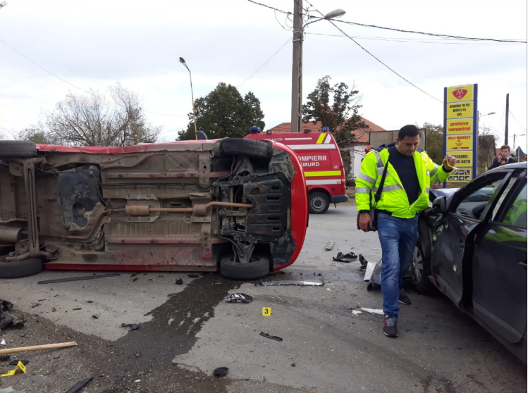 Accident cu cinci răniți între Șicula și Gurba