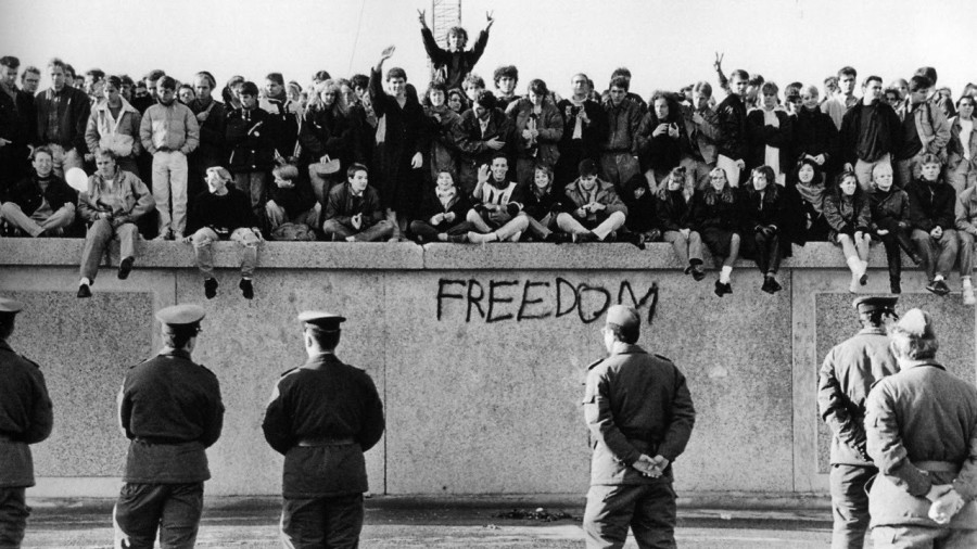 30 de ani de la căderea Zidului Berlinului!