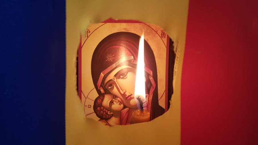 Bat clopotele peste România. Slujbe de pomenire pentru Eroii Revoluției din 1989, în toate bisericile și mănăstirile Patriarhiei Române