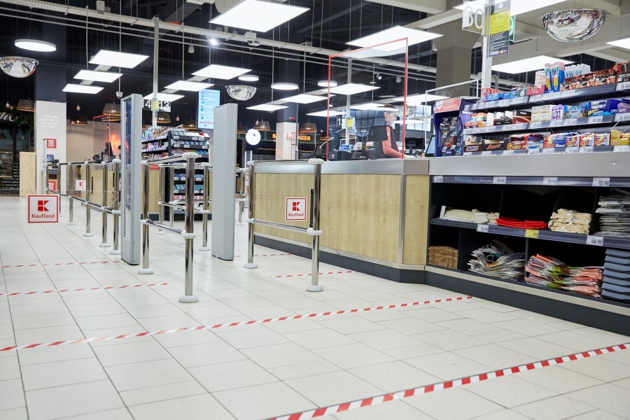 Kaufland anunță NOI măsuri de protecție și instalează GEAMURI de protecție la casele de marcat Inbox