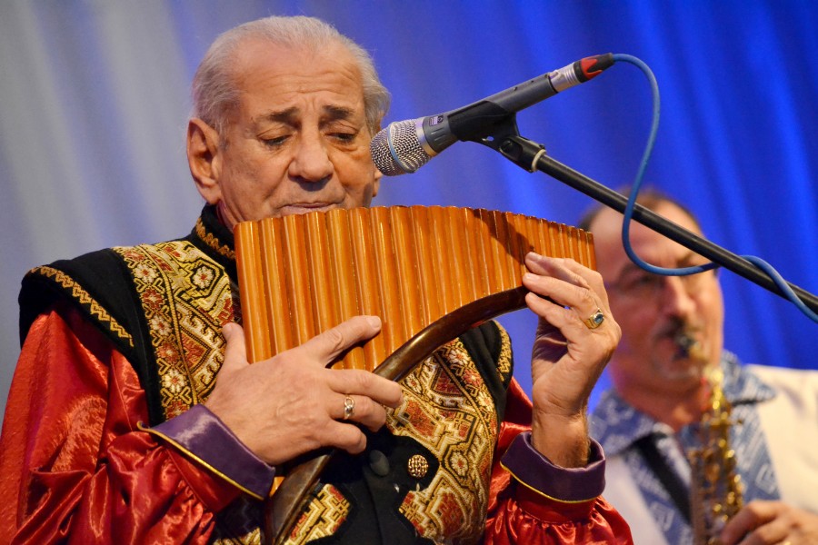 Maestrul Gheorghe Zamfir împlinește astăzi 79 de ani