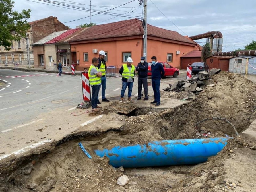 Se reabilitează rețelele de transport și distribuție a energiei termice din municipiu (FOTO)