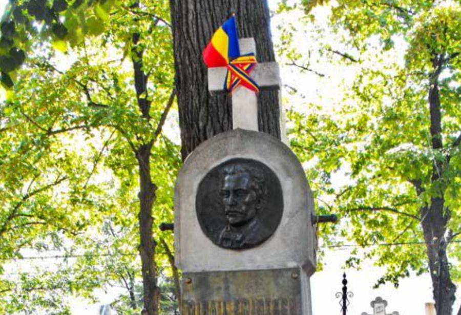 Slujbe de pomenire pentru Mihai Eminescu, la împlinirea a 131 de ani de la trecerea la cele veșnice