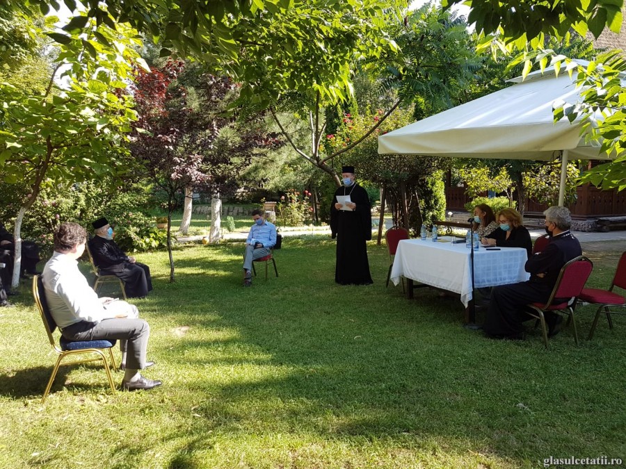 Masa pe roți pentru Bunicii din comunitate. Arhiepiscopia Aradului, din nou în sprijinul persoanelor vulnerabile