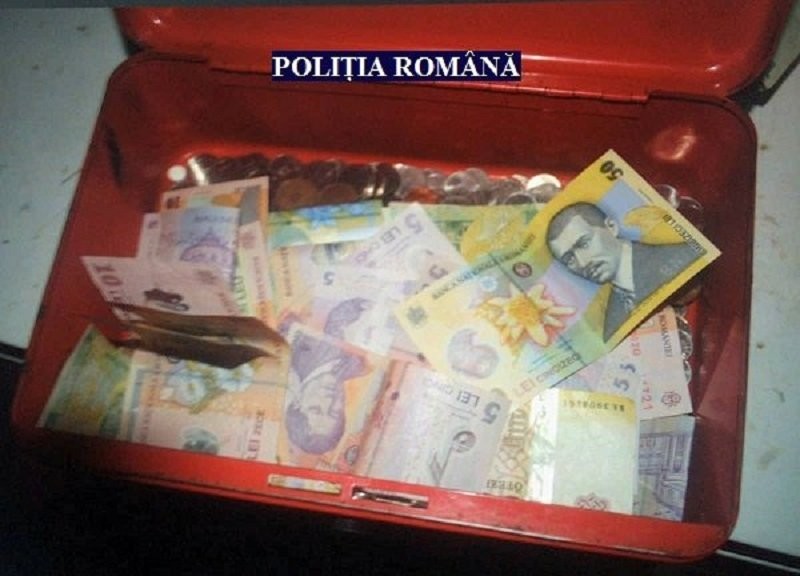 Percheziții la Pilu soldate cu dosar penal: CĂMĂTĂRIE și CONTRABANDĂ