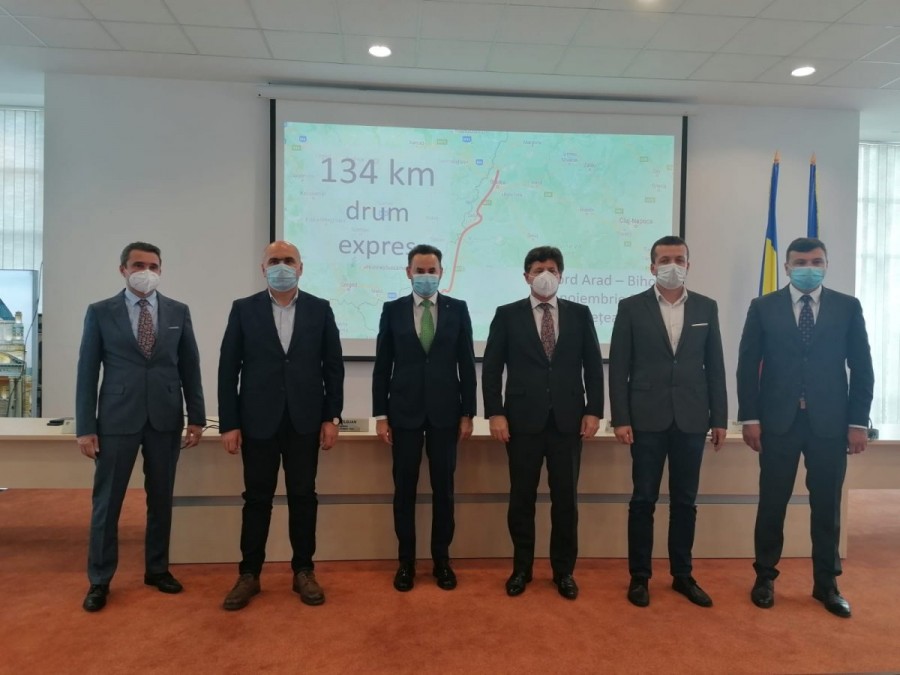 Primăria Arad, Consiliul Județean, Primăria Oradea și CJ Bihor au semnat parteneriatul pentru realizarea drumului expres Arad-Oradea