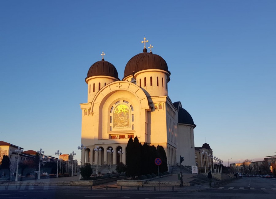 Biserica rămâne instituția în care românii au cea mai mare încredere - Sondaj CURS