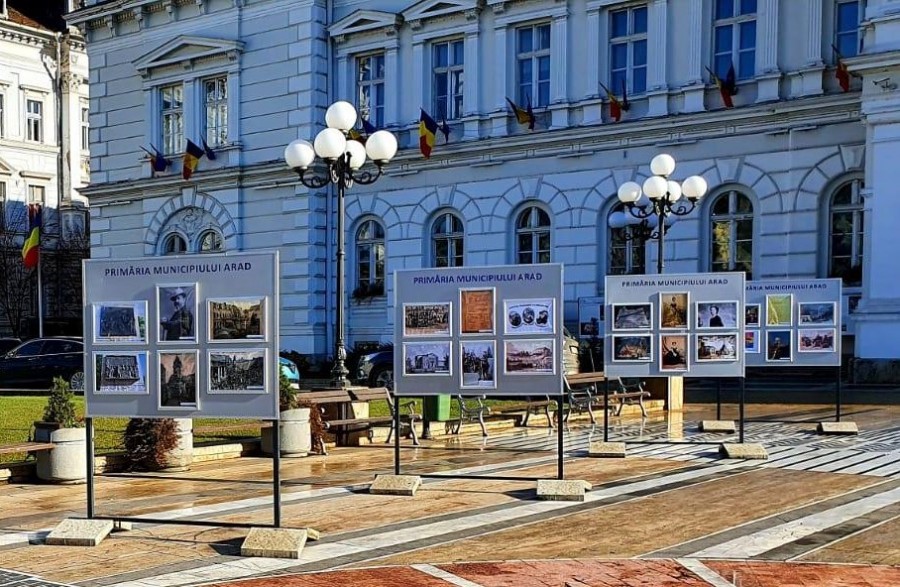 ”Mica Unire în imagini”, expoziție pe platoul din fața Primăriei Arad