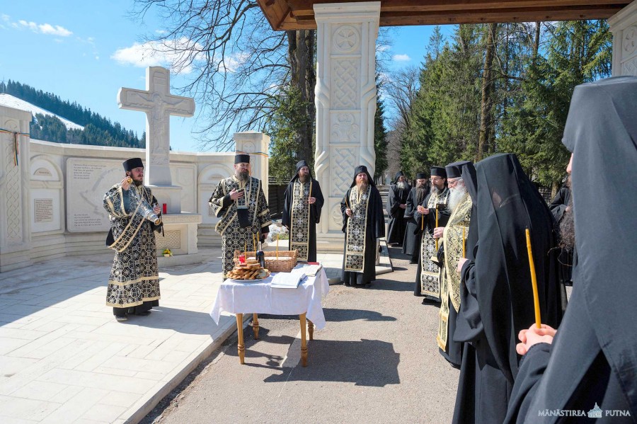 80 de ani de la masacrul de la Fântâna Albă. Programul manifestărilor la Portalul Memorial Golgota Neamului de la Mănăstirea Putna