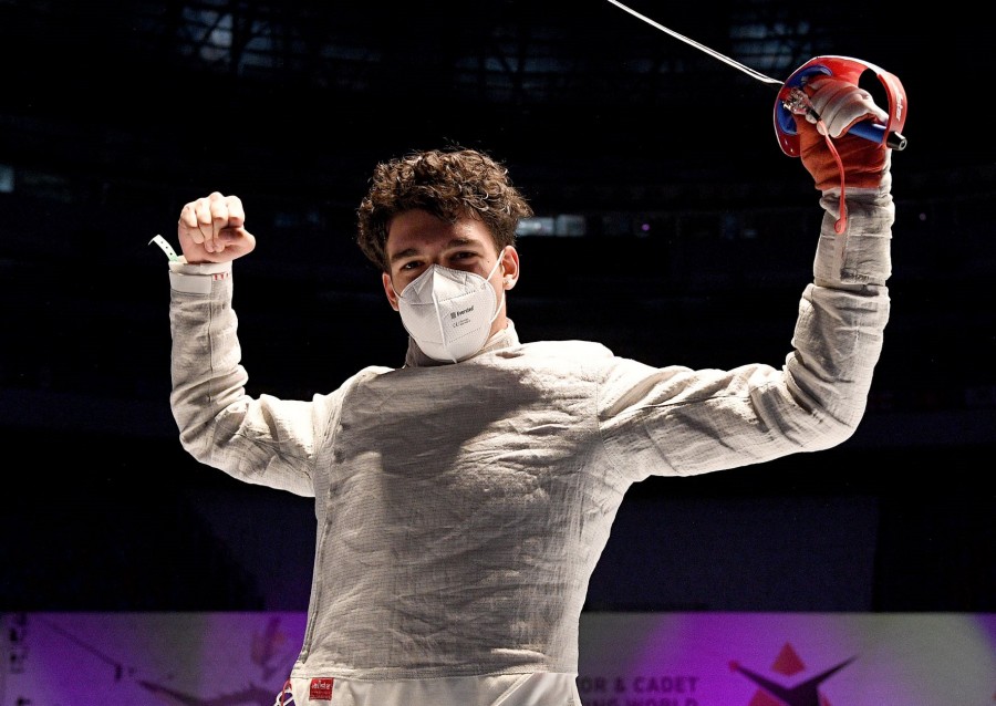 Aur pentru România la Campionatele Mondiale Juniori și Cadeți- Cairo 2021! Marco Șovar e campion mondial la sabie, cadeți!