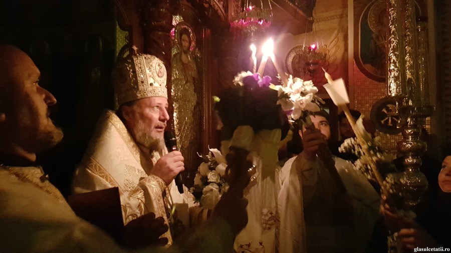 HRISTOS A ÎNVIAT! „Suntem din nou împreună! Bucuria Învierii să ne cuprindă pe toți și să o ducem acolo unde este întuneric și suferință” - PS Emilian Crișanul