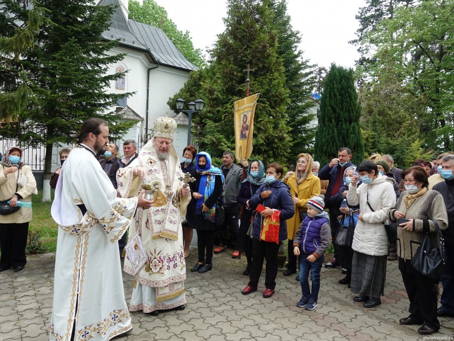 PS Emilian, la Mănăstirea Bodrog: „Izvorul Tămăduirii ne arată cum harul tămăduitor al lui Dumnezeu lucrează în Biserică pentru însănătoșirea oamenilor”