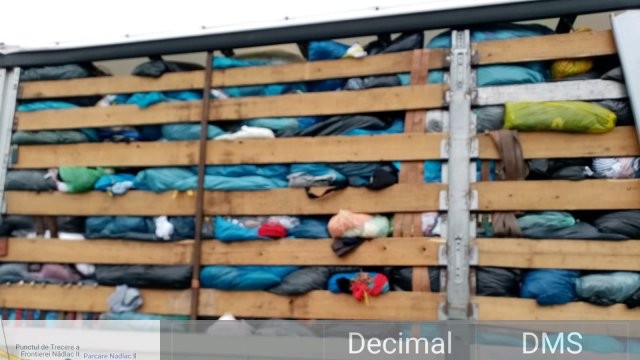 Controale ale Gărzii de Mediu în PTF Nădlac I și II: 16 tone de deșeuri textile au fost oprite la graniță