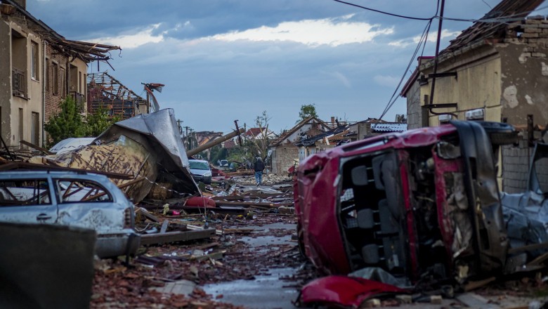 Efectele devastatoare ale tornadei din Cehia: trei morți, zeci de răniți, localități distruse