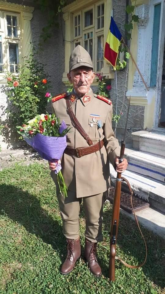 Veteranul de război maior (rtr.) Ion Banu, sărbătorit la împlinirea venerabilei vârste de 103 ani