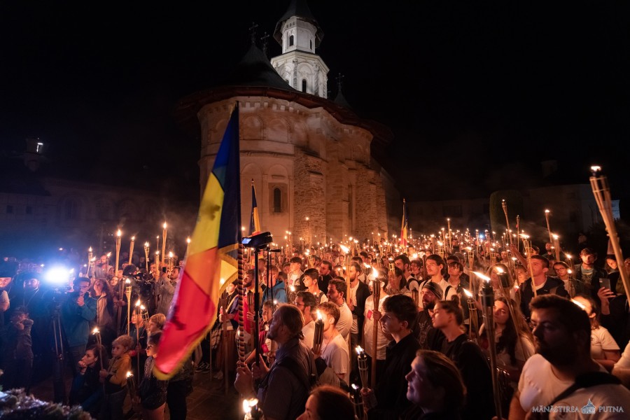 „Unitatea românilor din viitor se sprijină pe conștiința unității românilor din trecut” - Declarația Congresului Studențesc Aniversar de la Putna