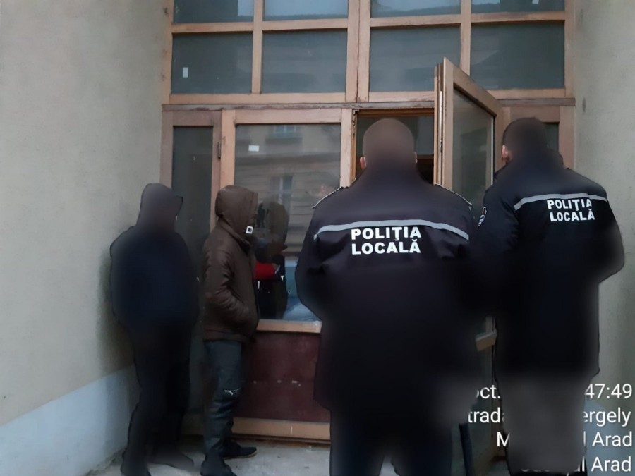 Razie la Tricoul Roşu şi Hotelul Sportiv: ce au descoperit poliţiştii locali (FOTO)