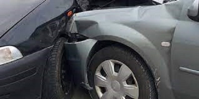 Un „șofer” care conducea beat criță a provocat un accident la Lipova
