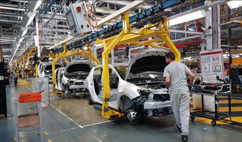 Lovitură de proporţii pentru industria auto din România. Uzina Dacia de la Mioveni ar putea fi vândută de Renault