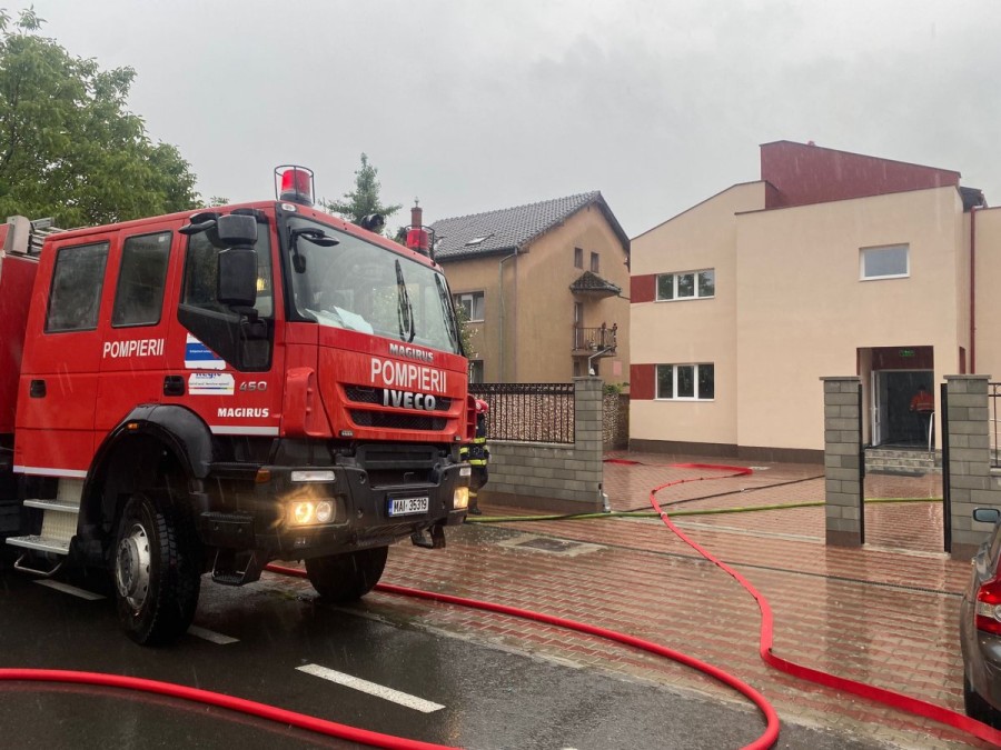 Incendiu acoperiș Policlinica Turcin, municipiul Arad