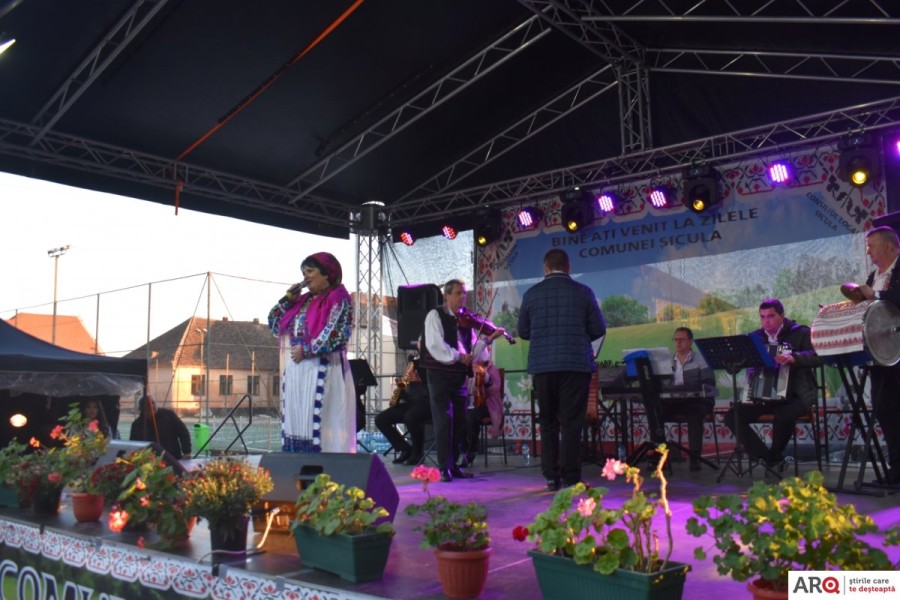Zilele comunei Şicula (ediția I) sărbătorite cu cântec, dans și voie bună (FOTO şi VIDEO)