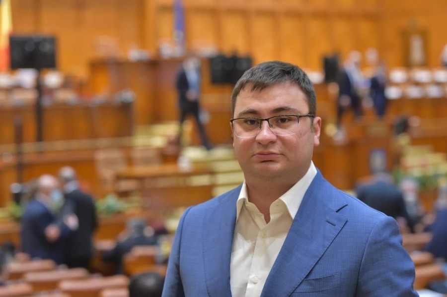 Glad Varga: „Un număr cât mai mare de cadre didactice trebuie să beneficieze de programele pentru Educaţie din cadrul PNRR”