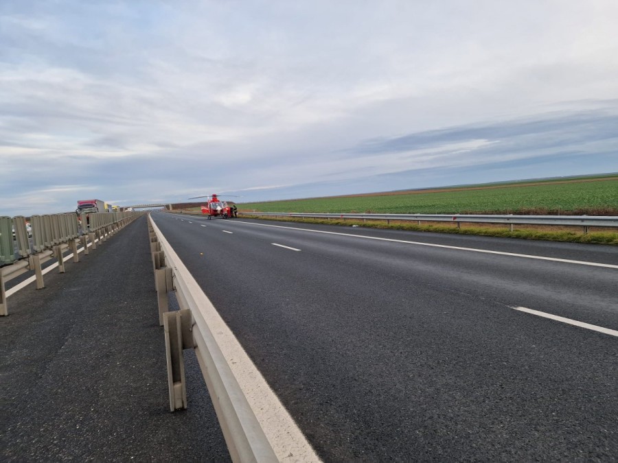 Accident cu microbuz cu 11 persoane pe Autostrada A1 între Nădlac și Arad. Se activează Planul Roșu