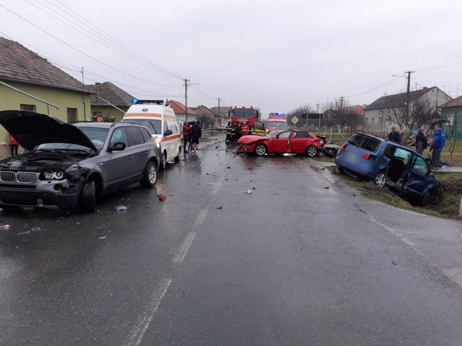 Accident cu trei autoturisme la Seleuș