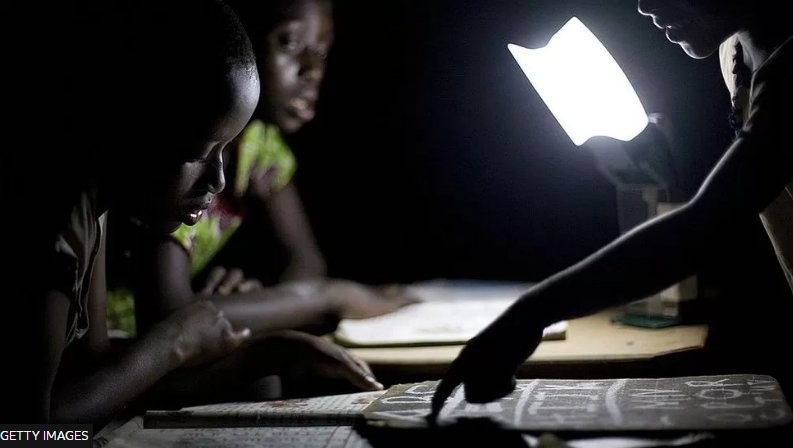 Fenomenul blackout devine realitate; o ţară din Africa a rămas pe întuneric