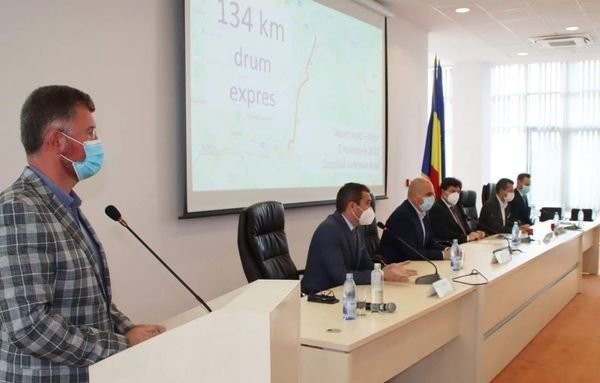 Trei ani de la semnarea acordului pentru drumul expres Arad-Oradea; cum a evoluat proiectul