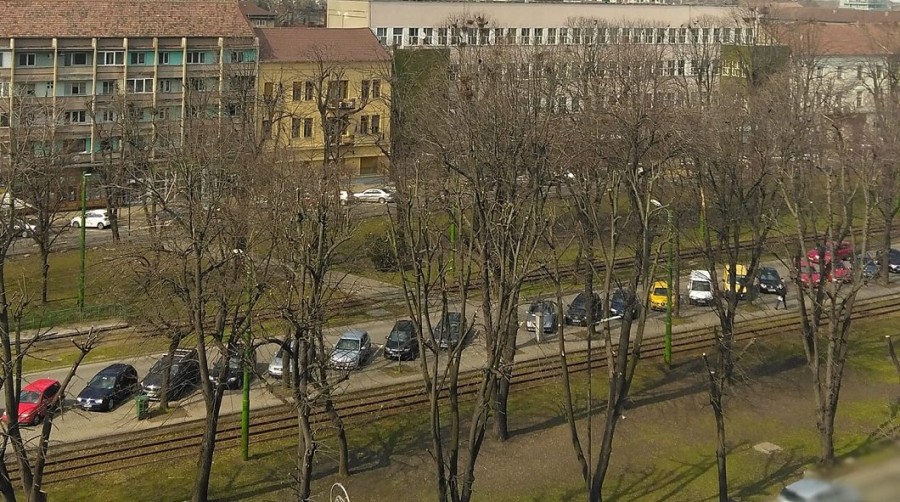 Trafic restricționat în parcarea mediană de pe Bulevardul Revoluției