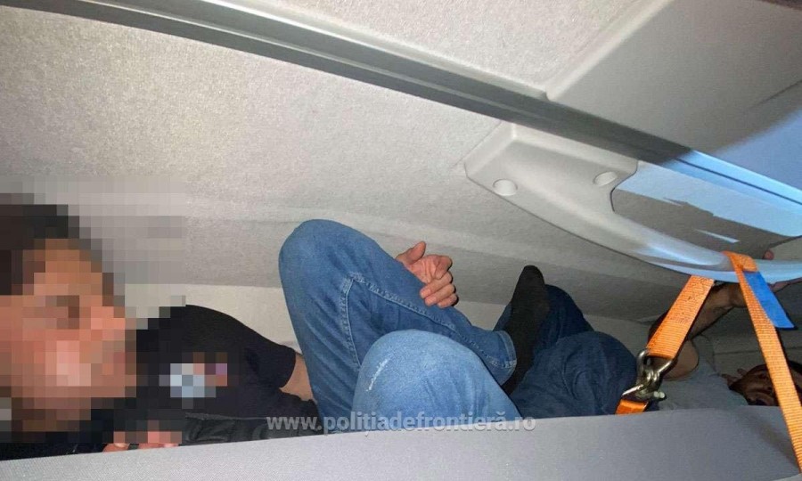 Patru străini au fost descoperiți de polițiștii de frontieră arădeni, încercând să treacă granița ilegal