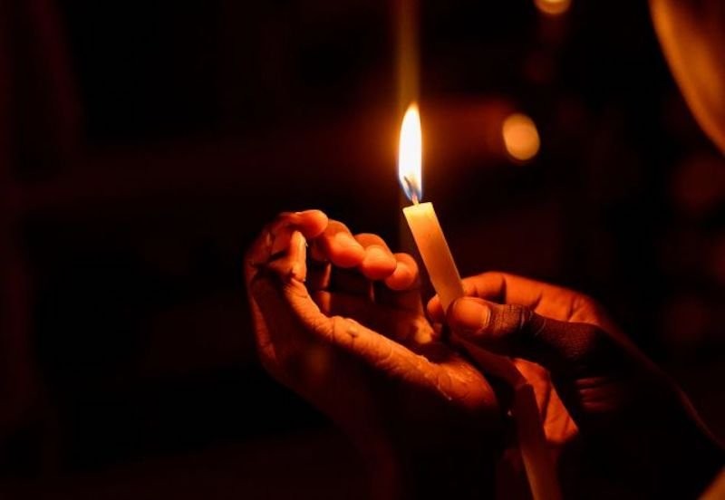 Sfânta Lumină va fi adusă de la Ierusalim în seara de sâmbătă și distribuită în toate eparhiile Patriarhiei Române