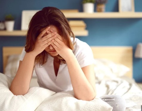 Somnul insuficient sau de slabă calitate – o cauză frecventă a oboselii care nu trece