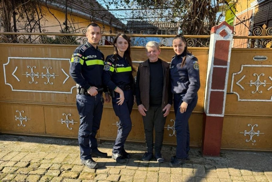 Bătrân de 86 de ani lăsat fără 10.000 de euro de un hoț care i-a pătruns în casă