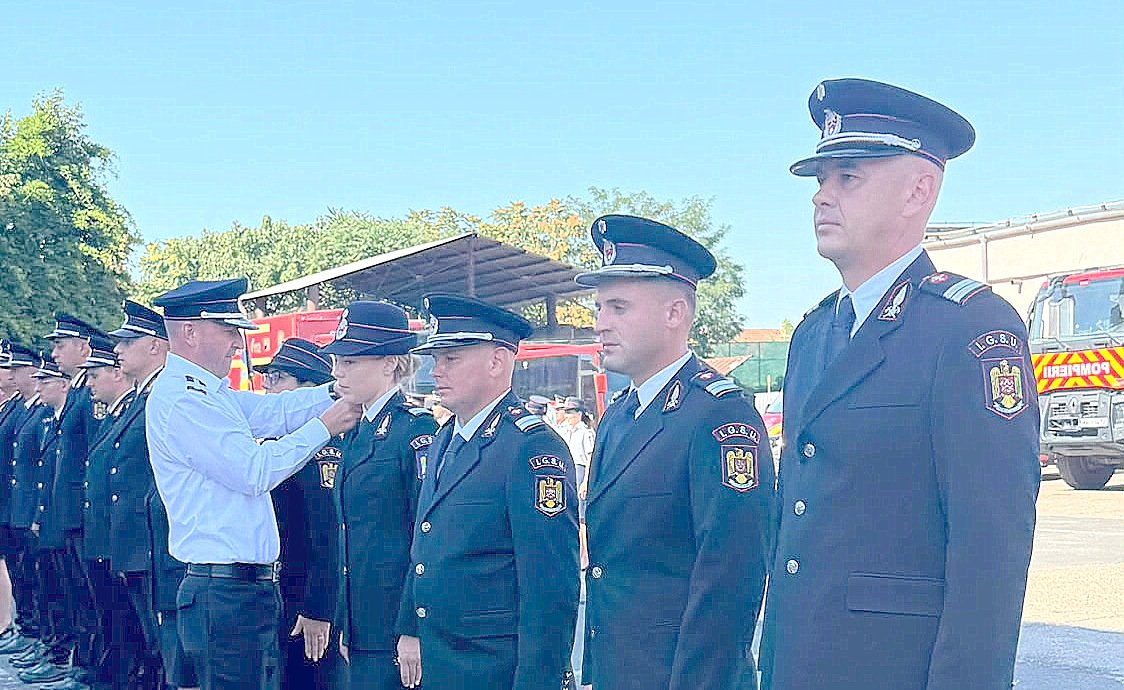 Ceremonii militare organizate cu prilejul înaintării în grad la ISU Arad