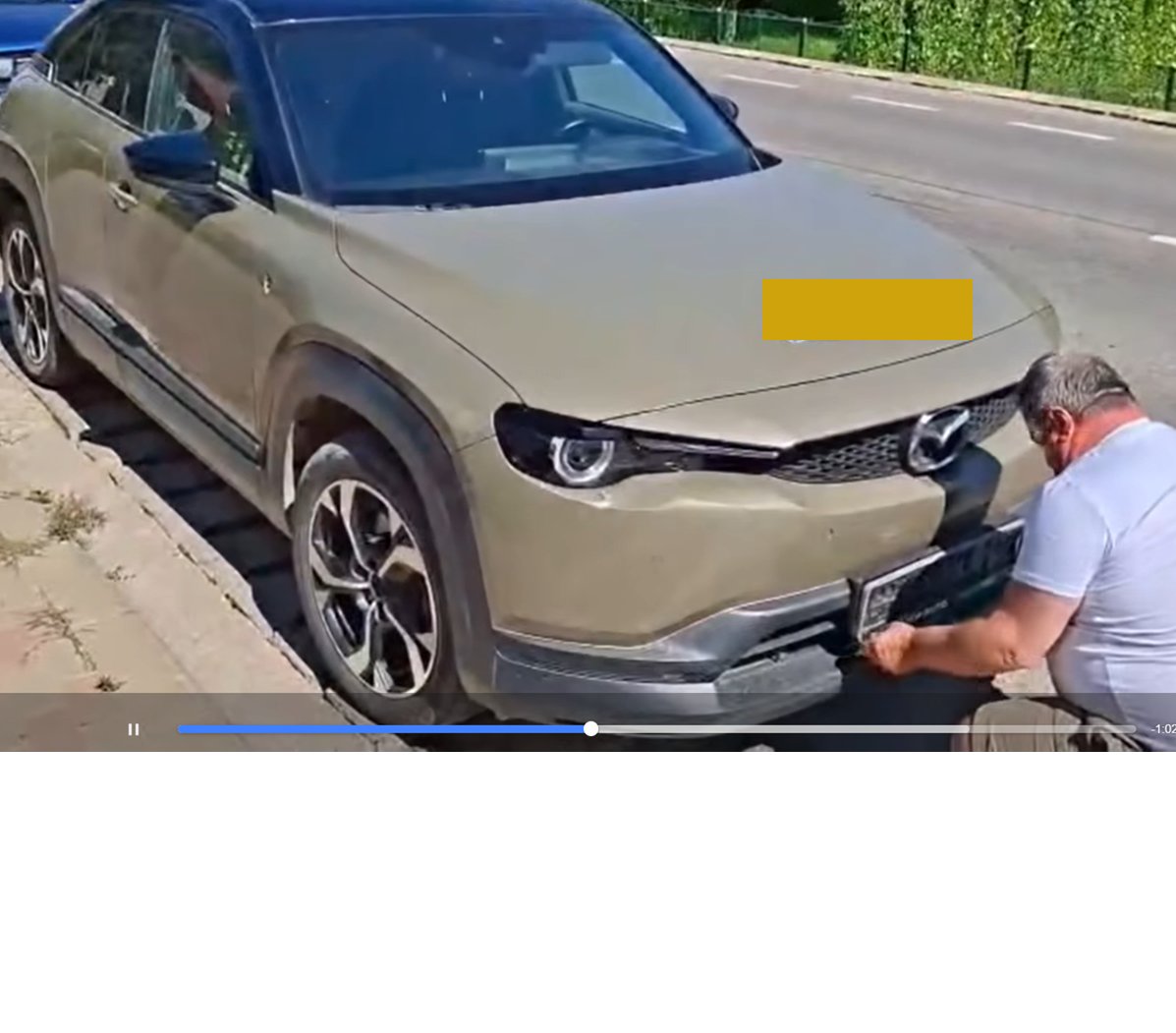 Primarul și viceprimărița din Sirețel, soț și soție, au plecat în concediu cu mașina Primăriei, dar fără RCA