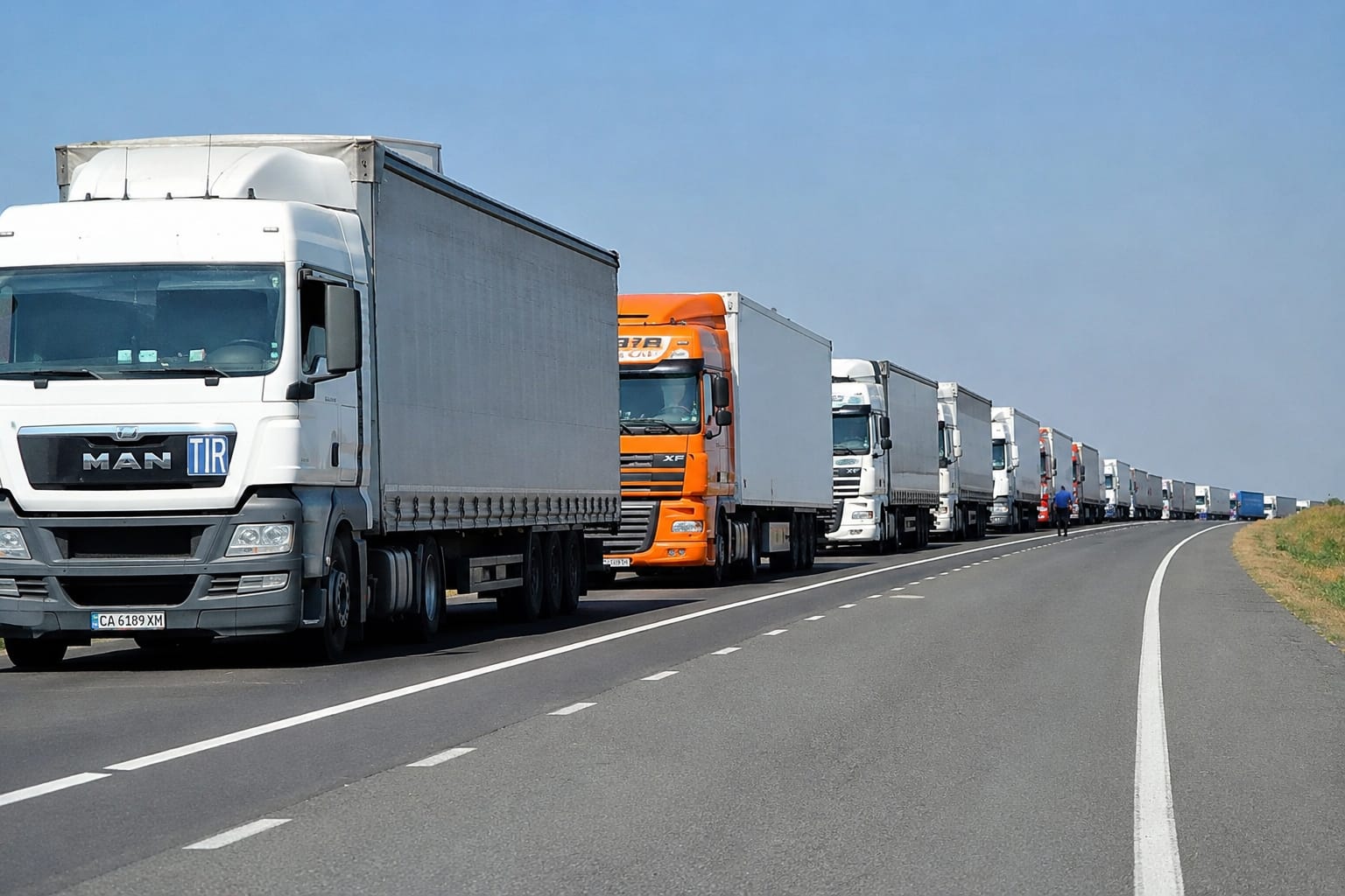 Restricții pentru camioane în Arad, din cauza caniculei. Măsura se aplică astăzi