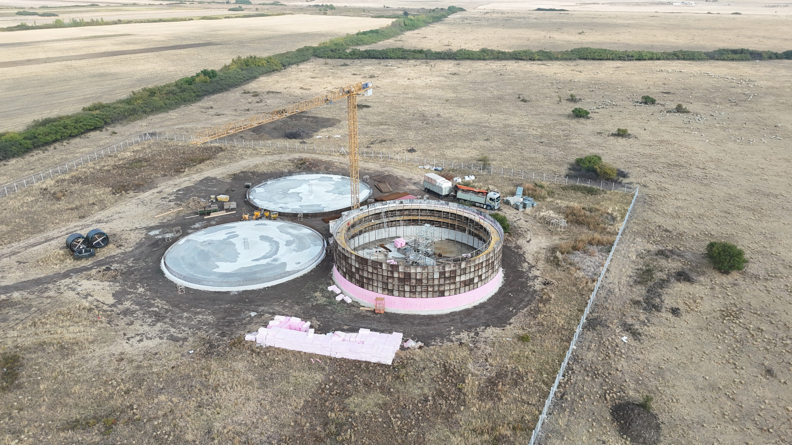 Seleuș ar putea deveni „uzina de energie” a zonei: centrala pe biomasă și biogaz, aproape de final