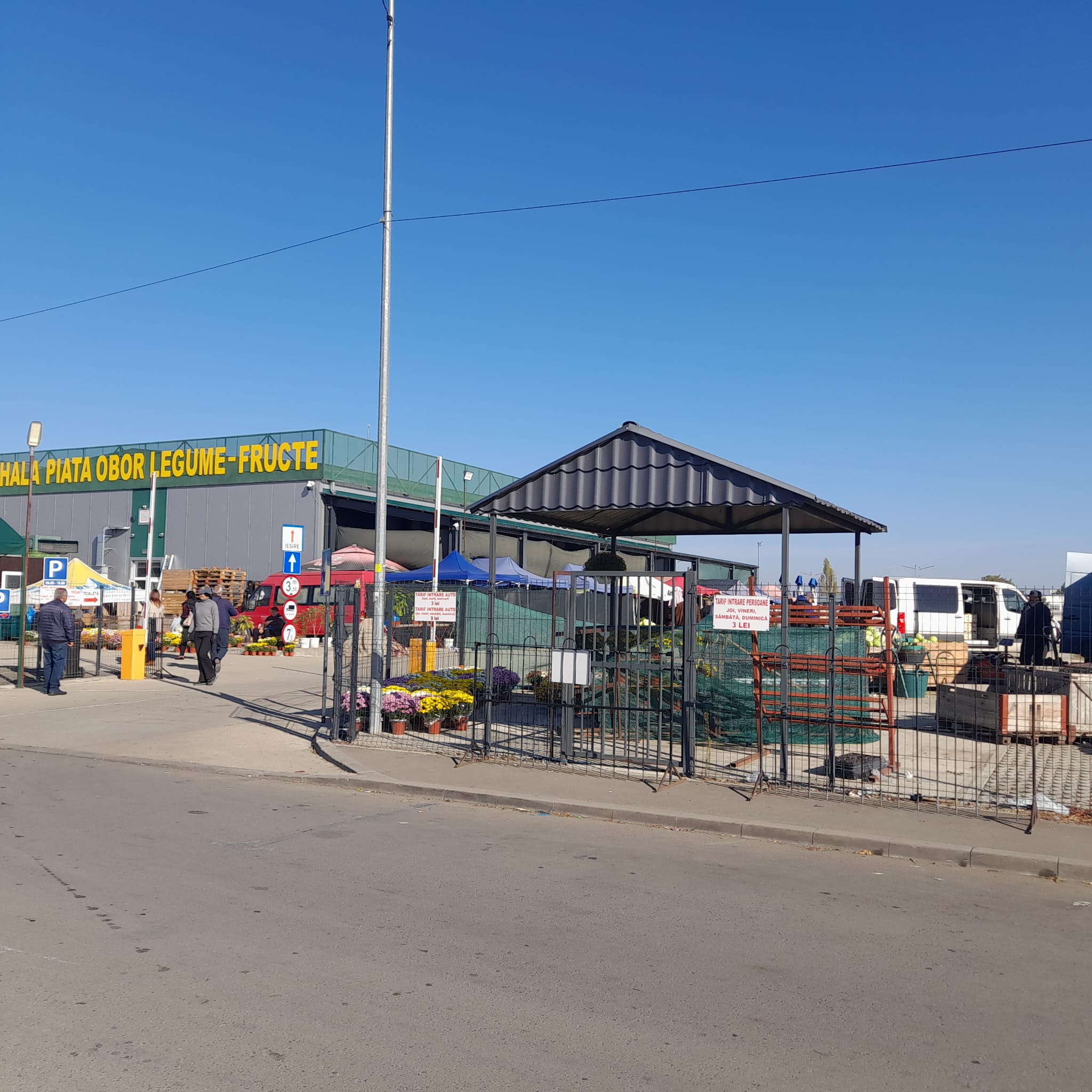 Alertă la Obor, în Arad: două mașini au fost date dispărute, iar polițiștii au căutat ore întregi presupuşii hoți. Unde au fost găsite autoturismele